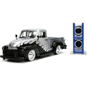 ألعاب Jada Just Trucks 1:24 1953 Chevy Pickup Die Cast Car Silver/Black Flames مع رف الإطارات ولعب الأطفال والبالغين