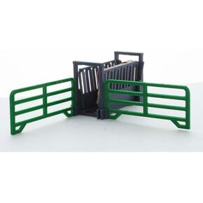 1/64 Gray Plastic Livestock Squeeze Chute with 2 Fence Panels 64-316-GY