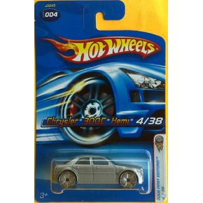 Mattel Hot Wheels 2006 1:64 Scale Silver Chrysler 300C Hemi 4/38 Die Cast Car #004