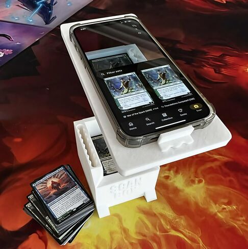 مربع المسح العالمي Stand For Trading Card Scan مع حبل الهاتف وبطاقة الشريحة Bin | متوافق مع tcgplayer ، مانابوكس والمزيد | صنع في الولايات المتحدة | يحمل 170+ بطاقة | وعرة وسهلة الاستخدام in Saudi Arabia