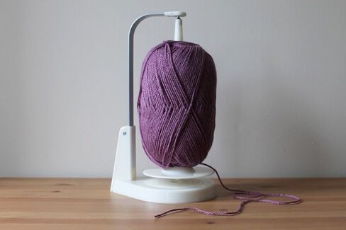 الصوف الأصلي Jeanie Magnetic Pendulum Yarn الحياكة وحامل تغذية خيوط الكروشيه in Saudi Arabia