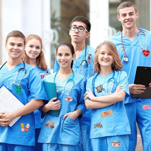 12pcs ممرضة التخرج الحديد على البقع ، بقع دكتور طبية مقدمة ممرضة خياطة على الحديد على المطرزة لفئة 2025 التخرج DIY Craft Craft Hat Decor Supplies Party in Saudi Arabia