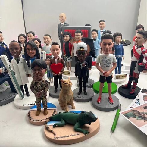 bobbleheads المخصصة: معطف دكتور وايت | bobblehead شخصية قابلة للتخصيص بالكامل | للأطباء in Saudi Arabia
