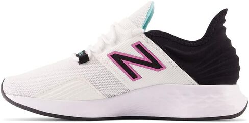 حذاء الجري Fresh Foam Roav V1 للسيدات من New Balance، ورق أبيض/علكة، 11 in Saudi Arabia