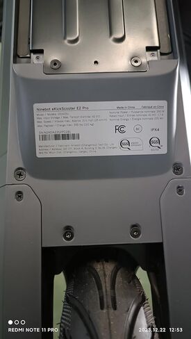 سكوتر كهربائي Segway Ninebot E2 Pro - رحلات بدون جهد مع سرعة قصوى 15.5 ميل في الساعة، نطاق 25 ميل، قوة بواسطة محرك 350 وات، وضع الرحلات البحرية، معتمد من UL-2272 in Kuwait