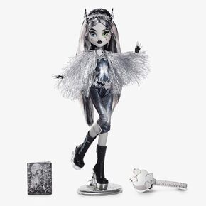 Monster High SDCC 2022 Exclusive Voltageous Frankie Stein Doll