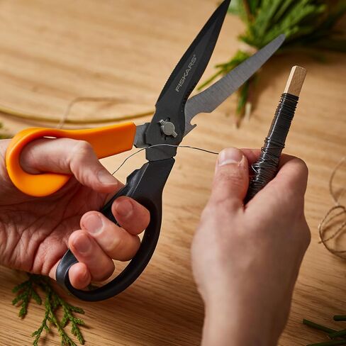 Fiskars Multipurpose مقص 9 in.cutting طول FSK01005692 in Saudi Arabia