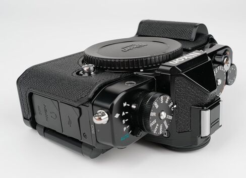 【UCHMYD】 Handmade Genuine Leather Camera Half Case for Nikon ZF/Nikon ZF Case - Top Layer Cowhide Body + Metal Base Plate + Hand Shank Design (Black) in Saudi Arabia