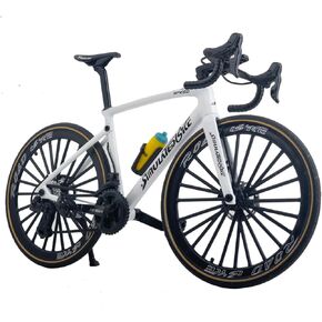 1: 8 Scale Alloy Racing Bike Toy Bicycle Model Road Bike Toy Road Bike Miniature Cake Topper Topper Desktop Decoration Crafts لمحبي الدراجات للدراجات الرياضيين للأطفال (أسود) in Kuwait