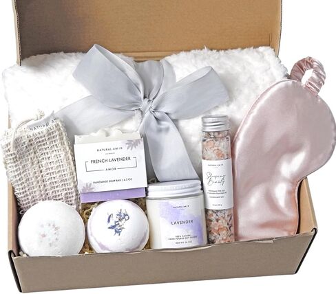 Natural Amor - مجموعة هدايا سبا خضراء للنساء - هدية حمام غابة النعناع لها - 5 قطع هدية للاستحمام والجسم بما في ذلك قالب الصابون والشمعة وقنابل الحمام in Kuwait