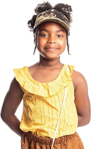 قبعة بيسبول مبطنة بالساتان للبنات | قبعة ذيل حصان للشعر الطبيعي المجعد للأطفال | كاب بدون ظهر | قبعة شعر مجعدة للأطفال من الدنيم in Kuwait