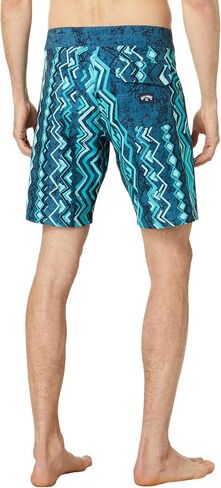 شورت Billabong Sundays Airlite مقاس 19 بوصة (أحمر نيو، 33) in Saudi Arabia