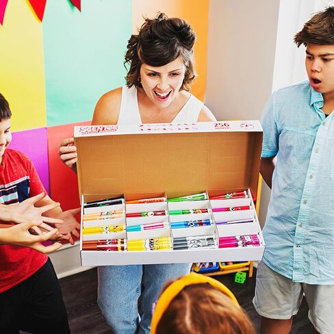 Scentos Classic Scented Markers for Kids Ages 4-8 - Colored Markers for School - Coloring Book Markers (8-Pack) in Kuwait
