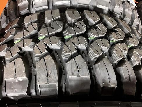 مجموعة من 4 Forceum M/T 08 بالإضافة إلى إطارات الطين على الطرق الوعرة LT235/75R15-104/101Q نطاق التحميل C 6-ply BSW in Kuwait