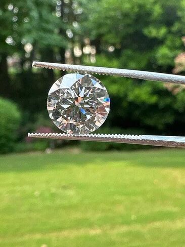 IGI Certified Flawless Round Lab Grown Loose Diamonds in D E F and G-H Color - Excellent Cut in Saudi Arabia