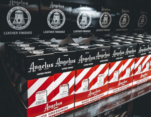 Angelus Brand Suede & Nubuck Dye & Dression - Black ، 3 fl Oz in Saudi Arabia