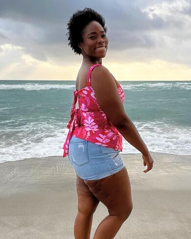 Sarah Wells Hands Free Pumping and Nursing Swim in Kuwait