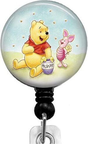 بكرة شارة الدب اللطيفة، بكرة شارة قابلة للسحب مع مشبك متأرجح، حامل شارة بطاقة الاسم مع مشبك التمساح، حامل الهوية، شارة اسم موظف المكتب، حامل شارة الممرضة، سلك نايلون 24 بوصة (دب لطيف) in Kuwait