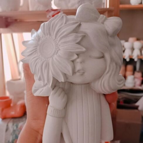 Girl Embracing Flower Concrete Flower Pot Silicone Mold Basket Succulent Planter Vase Plaster Mold Pen Holder Cement Clay Resin Mould in Kuwait