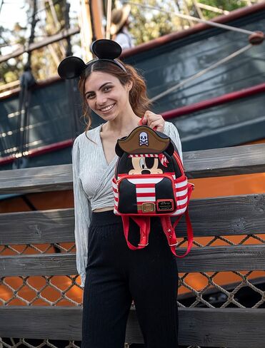 حقيبة ظهر Loungefly Disney Pirate Mickey Mouse Cosplay in Saudi Arabia