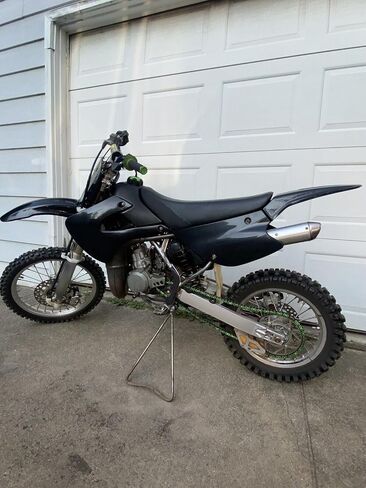 Kojem مجموعة البلاستيك الكاملة هي الجسم متوافق مع 2001-2013 Kawasaki KX85 KX100 (أخضر+أبيض) in Kuwait