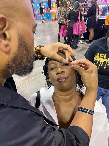 غراء لاصق للرموش من UOG - ثبات قوي للغاية لمدة تصل إلى 5 أيام. مقاوم للماء، لا يسبب الحساسية، عديم الرائحة. غراء تطويل الرموش الصناعية بالفرشاة، تركيبة الكل في واحد. (أسود) in Kuwait