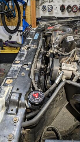 مشعاع Pro 3 Row Core من الألومنيوم KKS1193 + مروحة 3 × 9 بوصة مع كفن + مجموعة أسلاك ترموستات/مرحل لـ 1984-2001 85 86 87 88 89 90 91 92 93 94 95 96 97 98 99 00 Jeep Cherokee XJ/Jeep Comanche in Saudi Arabia