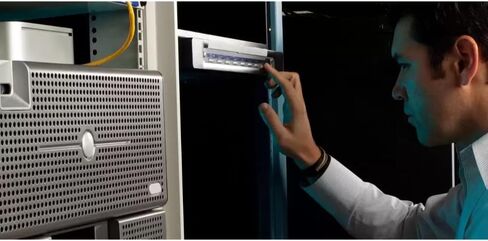 محرك الأقراص الصلبة للمراقبة WD Purple سعة 1 تيرابايت، Intellipower 3.5 بوصة SATA 6 جيجابايت/ثانية وذاكرة تخزين مؤقت 64 ميجابايت 5400 دورة في الدقيقة in Saudi Arabia