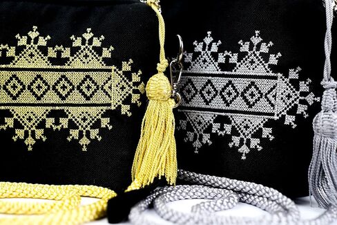 محفظة كلاتش سوداء للنساء - حقيبة يد للسهرات - حقيبة كتف تمر بالجسم - محفظة معصم - محفظة للحفلات الراقصة - فن مغربي مصنوع يدوياً in Saudi Arabia