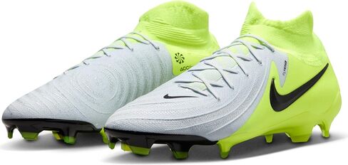 Nike Men's Football Soccer Shoe in Kuwait