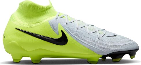 Nike Men's Football Soccer Shoe in Kuwait