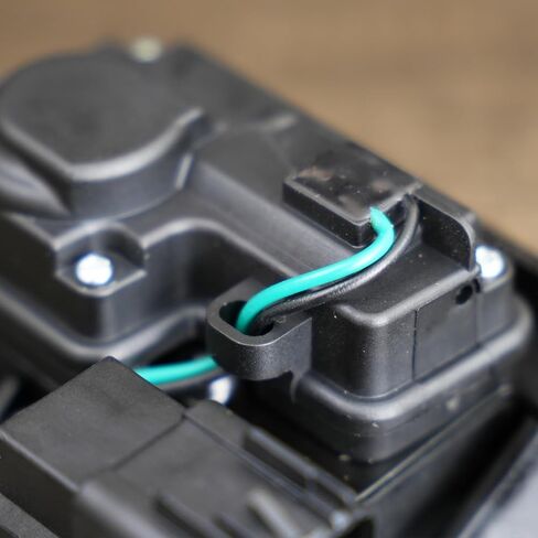 Rldym Tailgate Trunk Door Lock Actuator Motor with 4 Pins 13584872 for Chevrolet Equinox Tahoe GMC Saturn Cadillac Buick Enclave Pontiac Torrent Without Power Liftgate Replaces 931-299, 13501871 in Kuwait