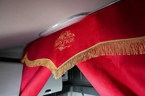 Freightliner Cascadia gen.3 (2018- الحالي) ستائر نوم الشاحنة برستيج لاين باللون الأسود in Kuwait