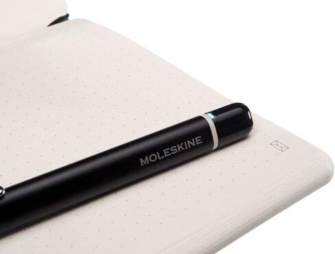 دفتر ملاحظات ذكي بغطاء صلب للكمبيوتر اللوحي من Moleskine، منقط، كبير (5 بوصة × 8.25 بوصة) أحمر قرمزي - متوافق مع قلم Moleskine + القطع الناقص (يُباع بشكل منفصل) والتطبيق، ورقمنة وتنظيم الملاحظات in Kuwait