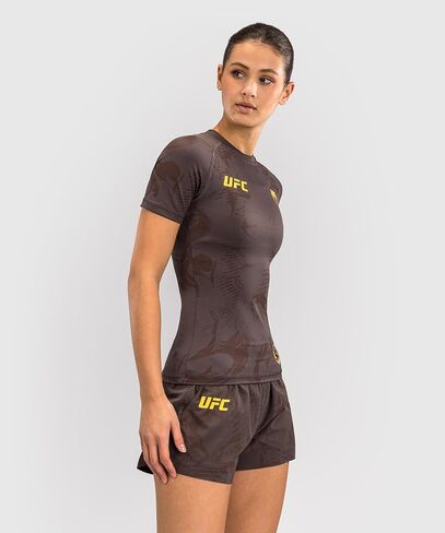 Venum UFC Fusion Fight Week للسيدات بأكمام قصيرة من Rashguard in Saudi Arabia