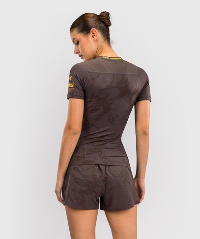 Venum UFC Fusion Fight Week للسيدات بأكمام قصيرة من Rashguard in Saudi Arabia