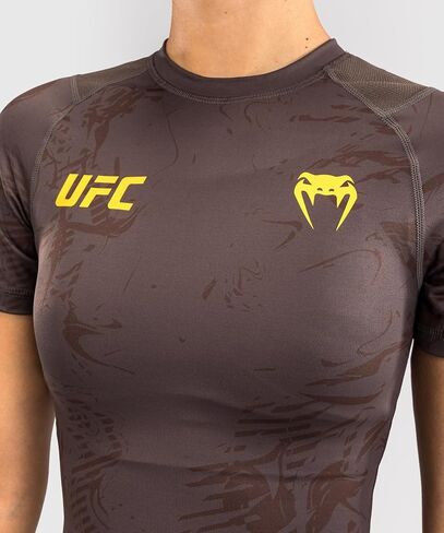 Venum UFC Fusion Fight Week للسيدات بأكمام قصيرة من Rashguard in Saudi Arabia