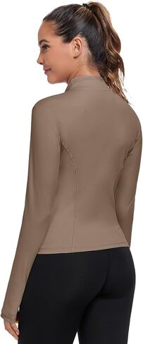 سترة تمرين للسيدات ، وسترات جارية خفيفة الوزن ، والسيدات ، والزعانف الراسخة. in Kuwait