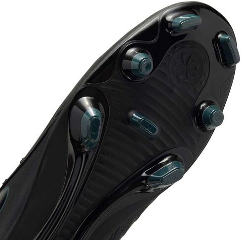 Nike Men's Phantom Luna Ii Club Fg/Mg Sneaker in Saudi Arabia