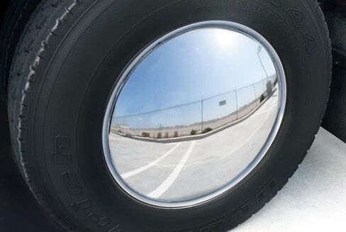 United Pacific 10326 Axle Cover Kit ، Aero Full-Moon ، الخلفية ، Chrome in Saudi Arabia