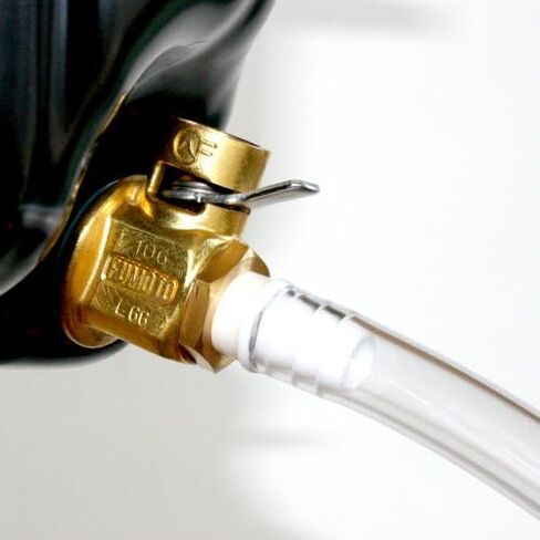 Fumoto Original F106S with LC-10 Lever Clip FS-Series Engine Oil Drain Valve, 1 Pack Golden in Saudi Arabia