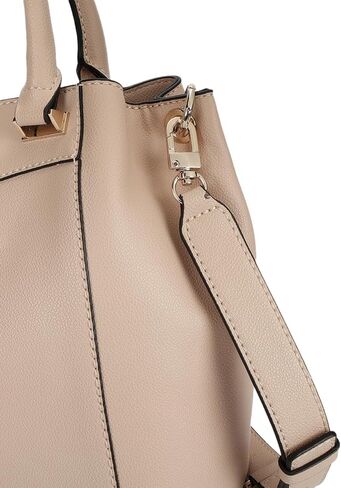 GUESS Emera Girlfriend Satchel in Kuwait