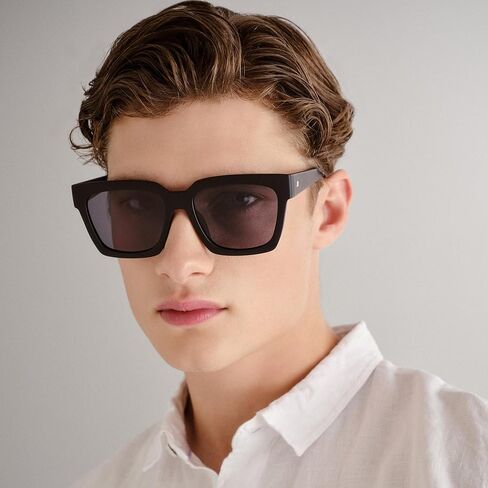 Le Specs Women's Weekend Riot Sunglasses in Kuwait