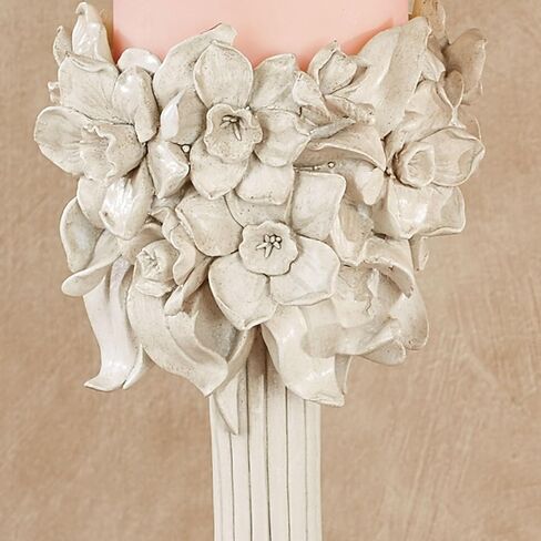 حاملات شموع على شكل جرة زهور أنيقة من زهور الأقحوان والنرجس باللون العاجي مع رمادي داكن، مجموعة من 2 in Kuwait