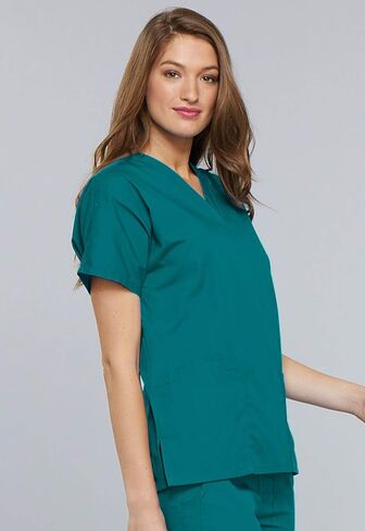 مجموعة شيروكي فرك للنساء التقليدية ملائمة الأكمام Dolman ، V-Neck Top 4700 Natural Rise Flare Armstring Pant 4101 in Saudi Arabia