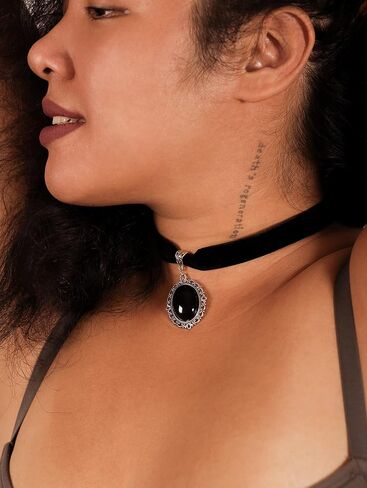 Sacina Black Velvet Victorian Choker, Black Choker, Goth Gothic Necklace, Vintage Necklace, Costume Jewelry, Halloween Christmas Jewelry Gift for Women in Saudi Arabia