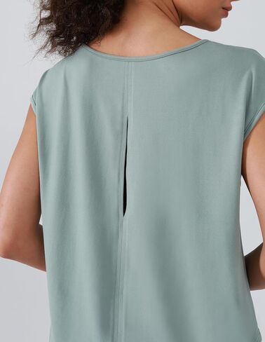 Open Back Workout Tops for Women Lightweight Sleeveless Loose Fit Yoga Shirts Soft Athletic Tops Curved Hem in Kuwait