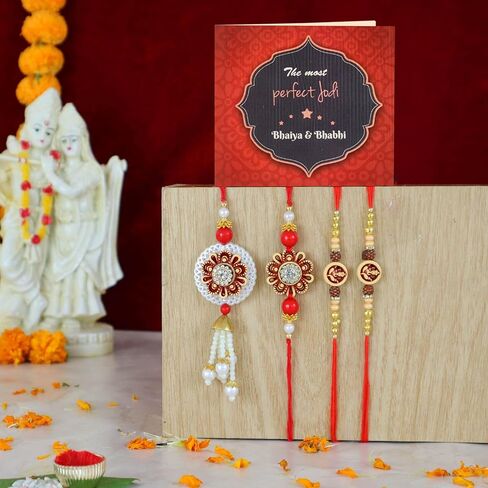 أشرطة مربوطة Rakhi للأخ و Bhabhi و Bhatija | بطاقة صغيرة | Roli Tika - Raksha Bandhan Family Rakhi مجموعة من 4 | موضوع راخي | Lumba Rakhi لـ Bhabhi | مجموعة Rakhi ل Bhai Bhabhi in Saudi Arabia