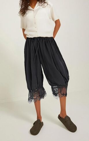 Cropped Lace Pants for Women Ruffle Long Bloomers Flare Lace Trim Pantaloons Vintage Capri Bloomer Pants in Saudi Arabia