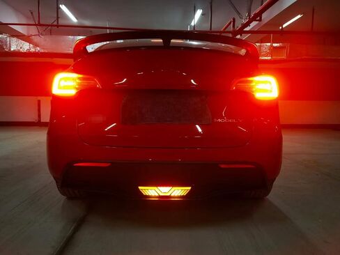 IJdmtoy Lens Smoked Dowing Dowing Cover Cover Fit 3-in-1 LED LED LED FOG LIGHT TILE متوافقة مع 2020-2024 TESLA MODEL Y (ضوء الضباب الخلفي/ضوء الذيل ، مكابح F1 Strobe/Flash ، إشارة دوران متسلسل) in Saudi Arabia